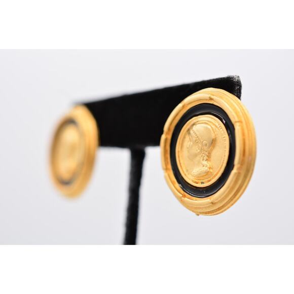 Vintage Roman Coin Earrings Brushed Gold Matte Black Enamel Chunky NOS 1980s 9E - Picture 2 of 12